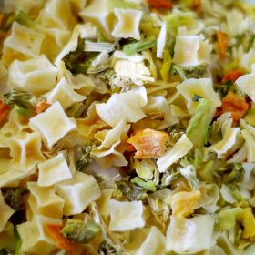 Dehdyrated vegetable stew blend in #2.5 case